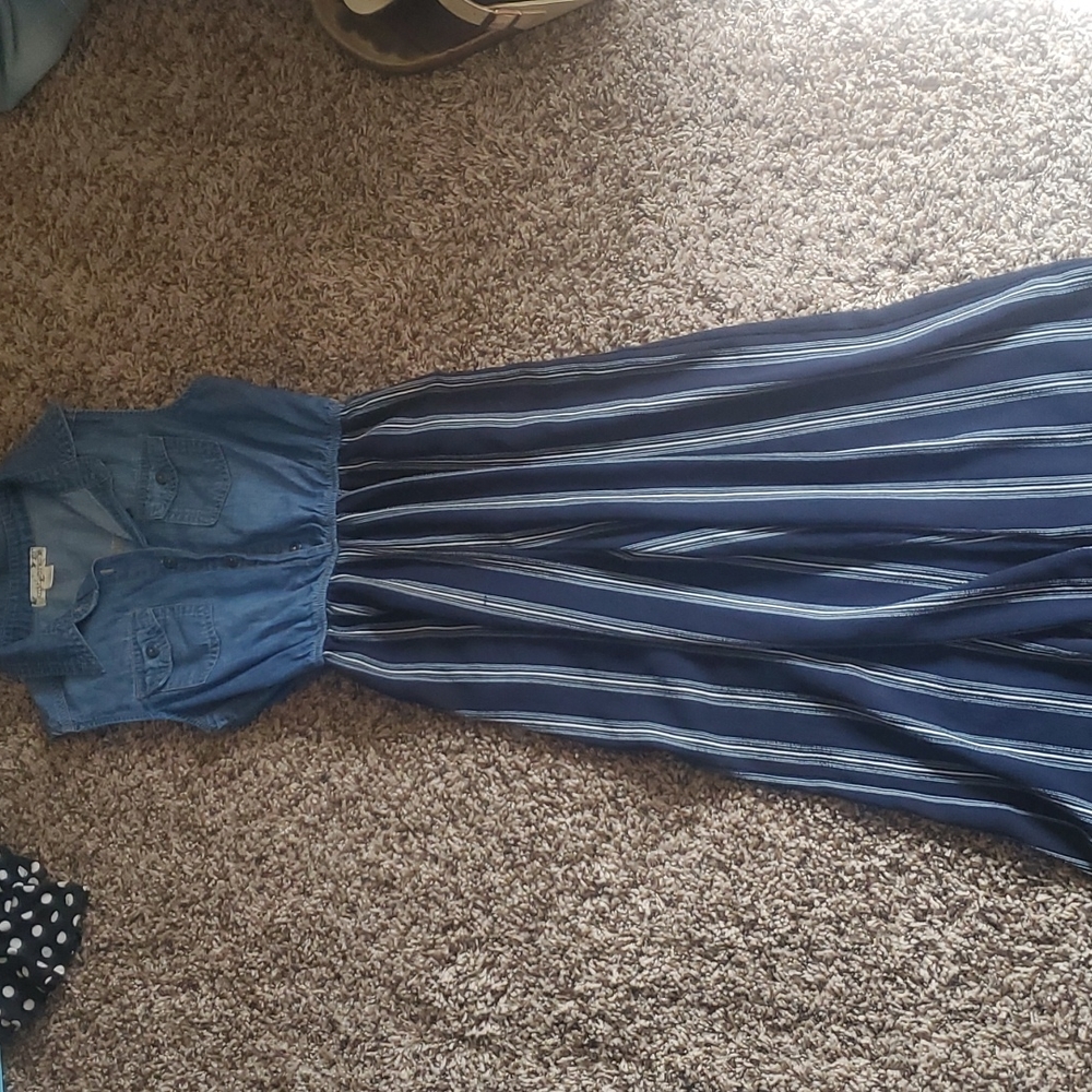 Girls sleeveless jumper size 10